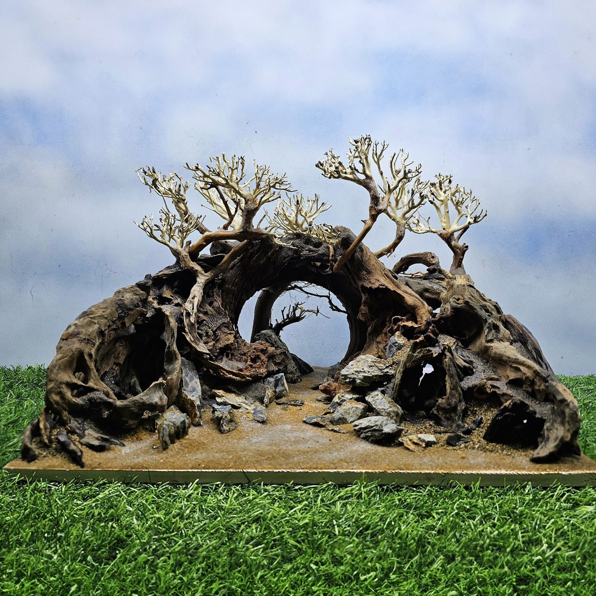 Aqua One Bonsai-Baum Mit Felsenhhle  Aquarium-Deko Aus Polyresin, Bunt,  Fr Fische (Versteck, Hhle)