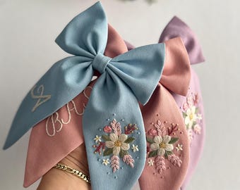 Custom Embroidered Linen Hair Bow: Personalized Initial Clip, Birthday Gift