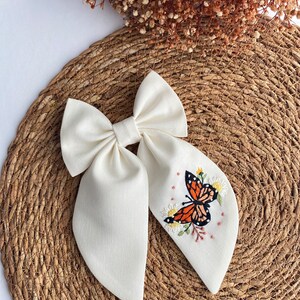 Embroidered Butterfly Hair Bow: Custom Linen Hair Clip for Baby Girl