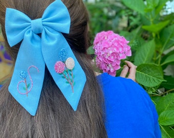 Personalized Hydrangea Flower Hand Embroider Hair Bow Initial Lettered Bow Mrs Hair Clip Bows For Girls Mothers Day Gift Kids Hair buckle