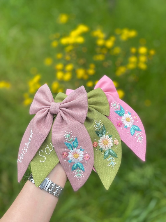 Custom Embroidered Linen Hair Bow: Personalized Floral Baby  display picture 1