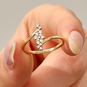 Cluster Moissanite Ring, Solid Gold Ring, Scattered Moissanite Ring, Minimalist Diamond Ring, Dainty Ring for Women, Gift for Her