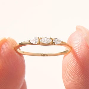 14k Solid Gold Moissanite Ring – Dainty Wedding Band for Women, Minimalist Gold Ring, Stacking Bridal Band, Sparkling Gift for Her