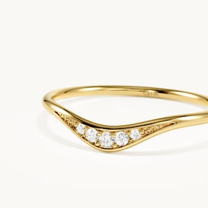 Curved Pave Moissanite Wedding Band 14K Solid Gold, Stackable Nesting Ring Enhancer for Engagement Ring,Minimalist Bridal Band,Gift for Wife