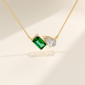 14k Solid Gold Emerald and Moissanite Necklace – Dainty Toi et Moi Pendant for Women, Minimalist Green Gemstone You and Me Jewelry Gift