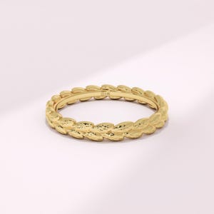 14k Solid Gold Leaf Wedding Band / Floral Gold Band for Women / Dainty Gold Band / Gift for Her / Elegant Leaf Design Wedding Ring for Women
