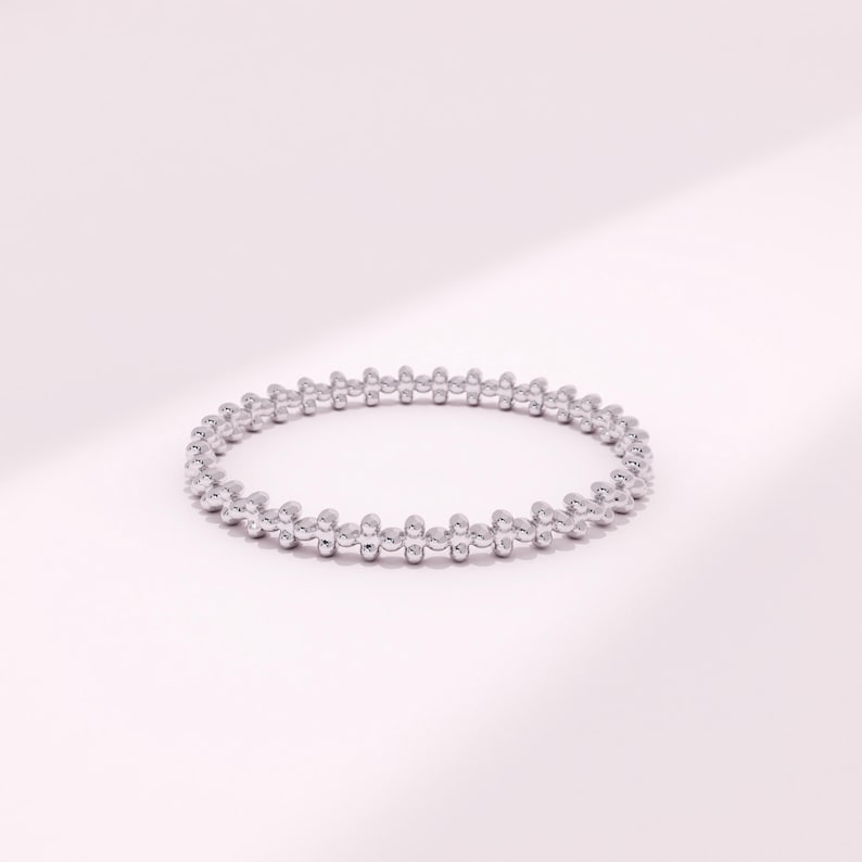 Anello eternity in oro bianco massiccio 14 carati con perline, anello impilabile minimalista con texture a pizzo, delicata fede in oro color argento, anello nuziale geometrico 18K WHITE GOLD