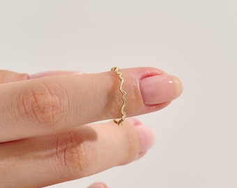 Delicato anello a zigzag in oro massiccio 10 carati per donna, fede minimalista impilabile, anello semplice e versatile, gioiello in oro vero, regalo perfetto per lei ogni giorno.