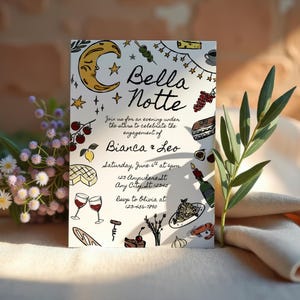 Op de afbeelding: Een witte uitnodigingskaart met de woorden "Bella Notte" en illustraties van eten en hemelse elementen. De kaart kondigt de verloving van Bianca & Leo aan, met evenementdetails.