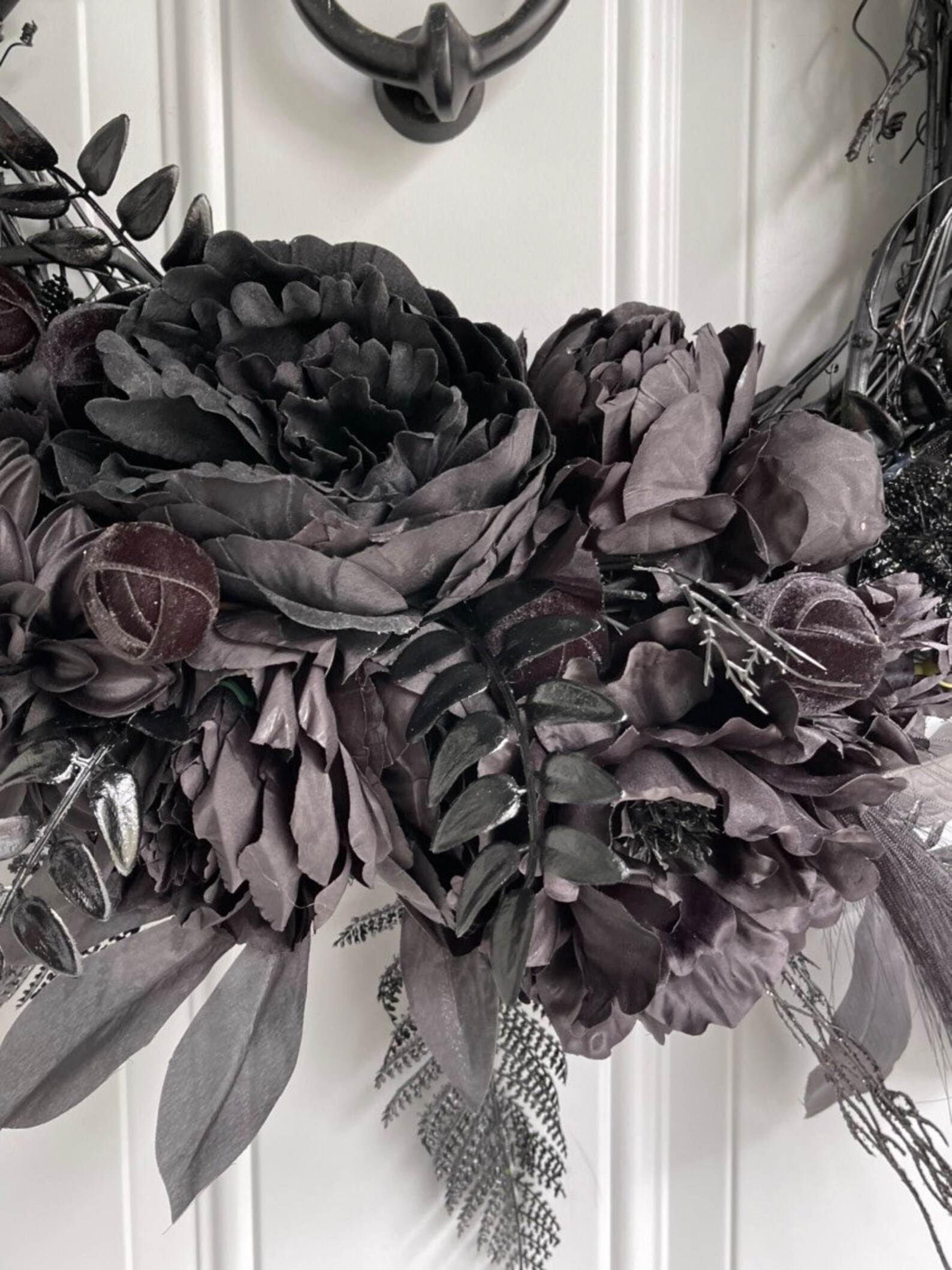 Handmade All-black Beauty Wreath: Black Dahlias Black Roses - Etsy