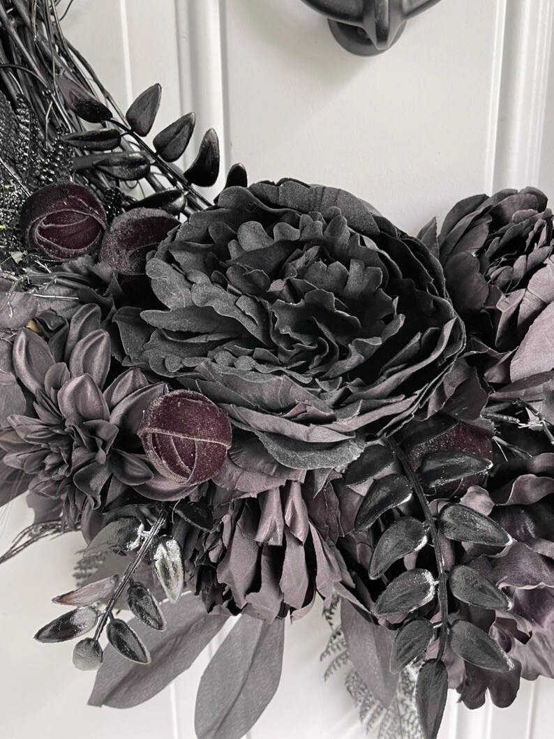 Handmade All-black Beauty Wreath: Black Dahlias Black Roses - Etsy