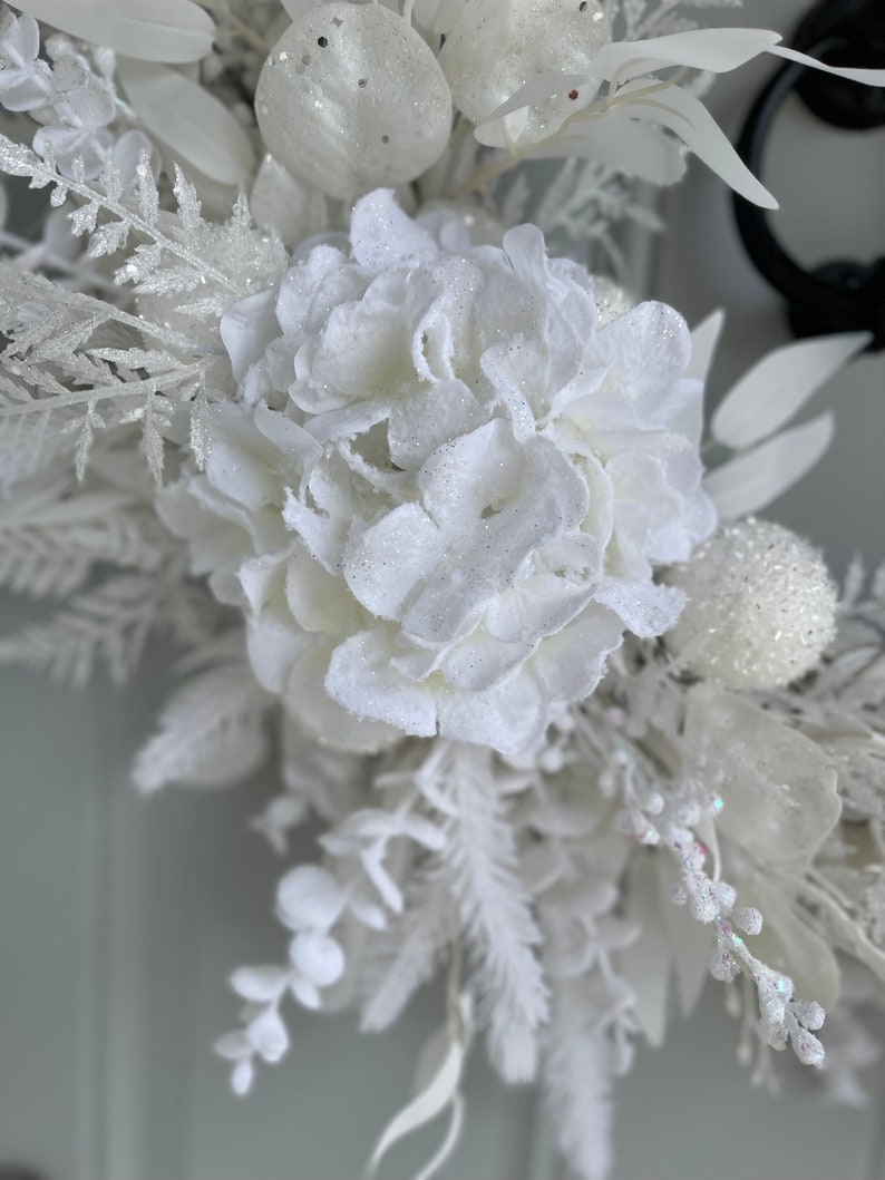 White Winter Wreath with Snowy Hydrangea and White Eucalyptus, All White Flocked Wreath for Front Door, Monochromatic Christmas Wall Decor image 4
