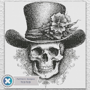 Puede incluir: Ilustración en blanco y negro de una calavera con sombrero de copa adornado con un motivo floral. La imagen tiene una estética vintage y gótica. El texto "Pattern Keeper TESTED" es visible en la parte inferior.