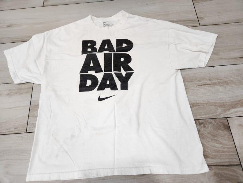 Koszulka męska z krótkim rękawem Nike Loose Fit Bad Air Day Swoosh w kolorze białym, rozmiar 2XL zdjęcie 1