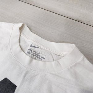 Koszulka męska z krótkim rękawem Nike Loose Fit Bad Air Day Swoosh w kolorze białym, rozmiar 2XL zdjęcie 2