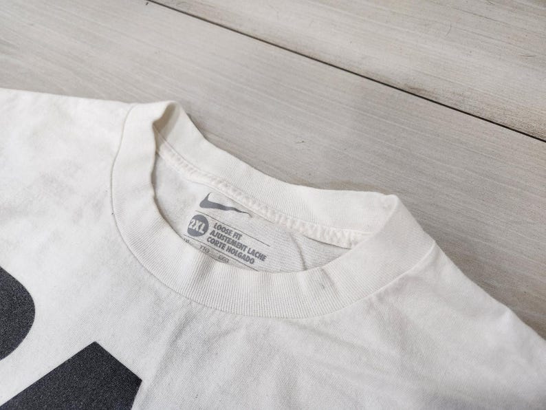 Koszulka męska z krótkim rękawem Nike Loose Fit Bad Air Day Swoosh w kolorze białym, rozmiar 2XL zdjęcie 2