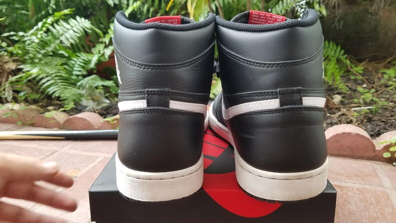 Nike Air Jordan 1 High Yin Yang Schwarz Weiß Herren Größe 8.5 Sneakers 555088-011 Bild 4