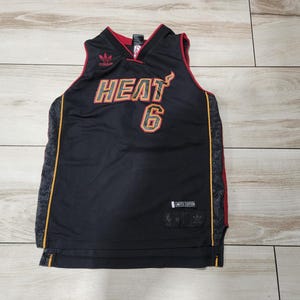 black and gold lebron james jersey