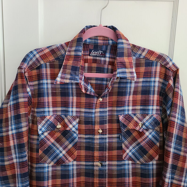 Vintage Levi's Plaid Button Up Long Sleeve Shirt, Regular Fit, Western Cut Pockets, Large, 70s, 80s image 2