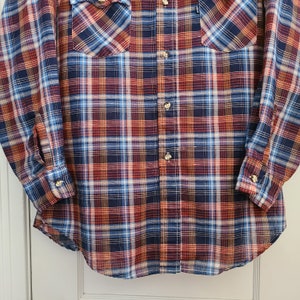 Vintage Levi's Plaid Button Up Long Sleeve Shirt, Regular Fit, Western Cut Pockets, Large, 70s, 80s image 3
