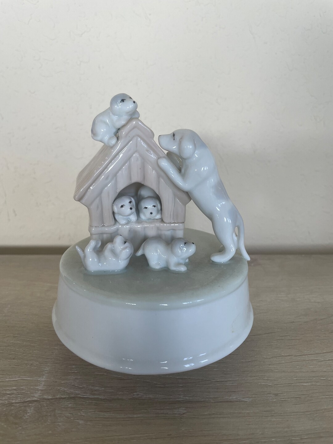 Vintage Summit Collection Music Box Dog House With Mom and Puppies