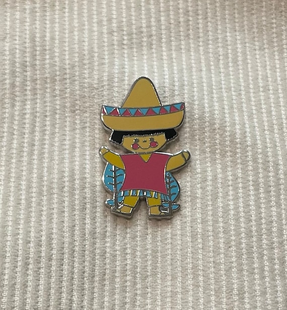 Authentic Disney trading pin “it’s a small world” 