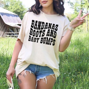 Koszulka z ogłoszeniem ciąży w stylu western, koszulki ciążowe w stylu country, koszulka z nadrukiem Wild West Baby Reveal, koszulka kowbojka kowbojka Country Barnyard Pregnant