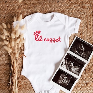 Lil Nugget Bodysuit Fast Food Pregnancy Announcement Little Chicken Birthday Outfit Gift for Expecting Baby Reveal Body Suit Tee
