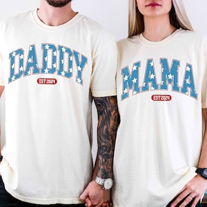 Koszulki z ogłoszeniem ciąży 4 lipca, mama i tata Est 2024 Koszulki dla par z okazji czwartego lipca dla oczekujących na zamówienie mama i tata Babymoon Shirt Gift