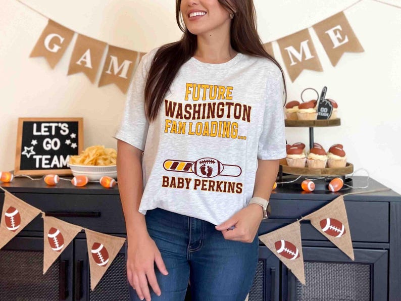 Future Washington Fan Loading Shirt Commander Maternity Photoshoot Tee Football Pregnancy Announcement Baby moon T-Shirt Gift for Expecting Ash