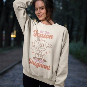 Retro Tis the Season to be Pregnant Sweatshirt Fall Pregnancy Announcement Sweater Halloween Maternity Crewneck Thanksgiving Baby Reveal