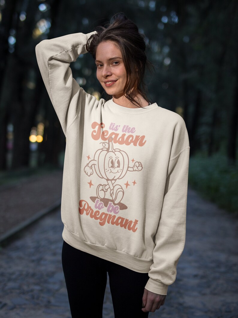 Retro Tis the Season to be Pregnant Sweatshirt Fall Pregnancy Announcement Sweater Halloween Maternity Crewneck Thanksgiving Baby Reveal