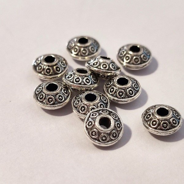 Lot de 10 perles 6x3mm intercalaires - rondelles soucoupes - style tibétain - alliage - argent antique - Livraison gratuite