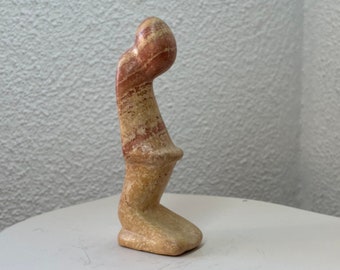 手作りのキシイ ヴィンテージ ソープストーン ひざまずく女性彫刻