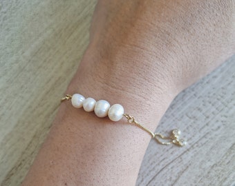 Gold pearl bracelet with adjustable chain Elegant Delicate rhinestone ends Gift for her bridesmaid gift birthday gift