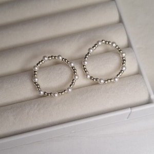 Pearl Stretchy Ring: White Plastic Bead, Gold/Silver Seed Beads