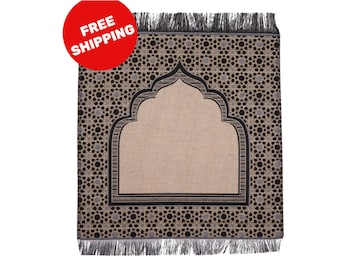 Islamic Personalized Mini Prayer Mat for Travel – Lightweight Woven Muslim Rug with Name, Mihrab Design, Portable Muslim Gift