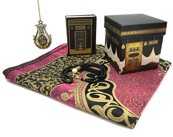 Kaba Gift Box: Islamic Gift Set - Prayer Mat, Tesbih, Car Hanger, Quran