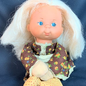 Vintage 1975 Mattel Mama Beans Doll with Blonde Hair & Blue Eyes Cloth Bean Bag