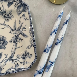 2 Chinoiserie Blue and White Floral Taper Candles 10” Handpainted Unscented Vintage Rose Vine Candlestick Wedding Candle Table Decor Gift