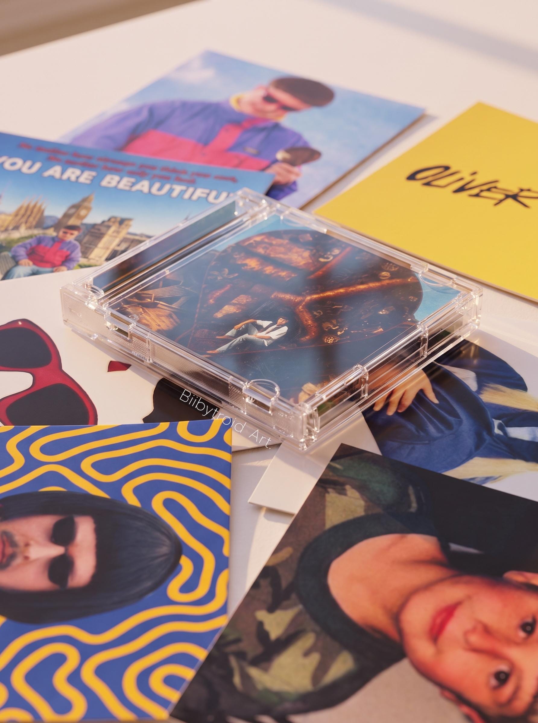 Oliver Tree Interactive NFC Mini CD Keychain, Retro Hits Clips