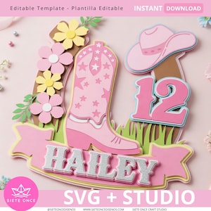 Może przedstawiać: Różowy i biały papierowy topper na tort z butem kowbojskim, kapeluszem i cyfrą 12. Imię "HAILEY" jest wyświetlane na banerze. Projekt zawiera kwiaty i tekst "SVG + STUDIO".