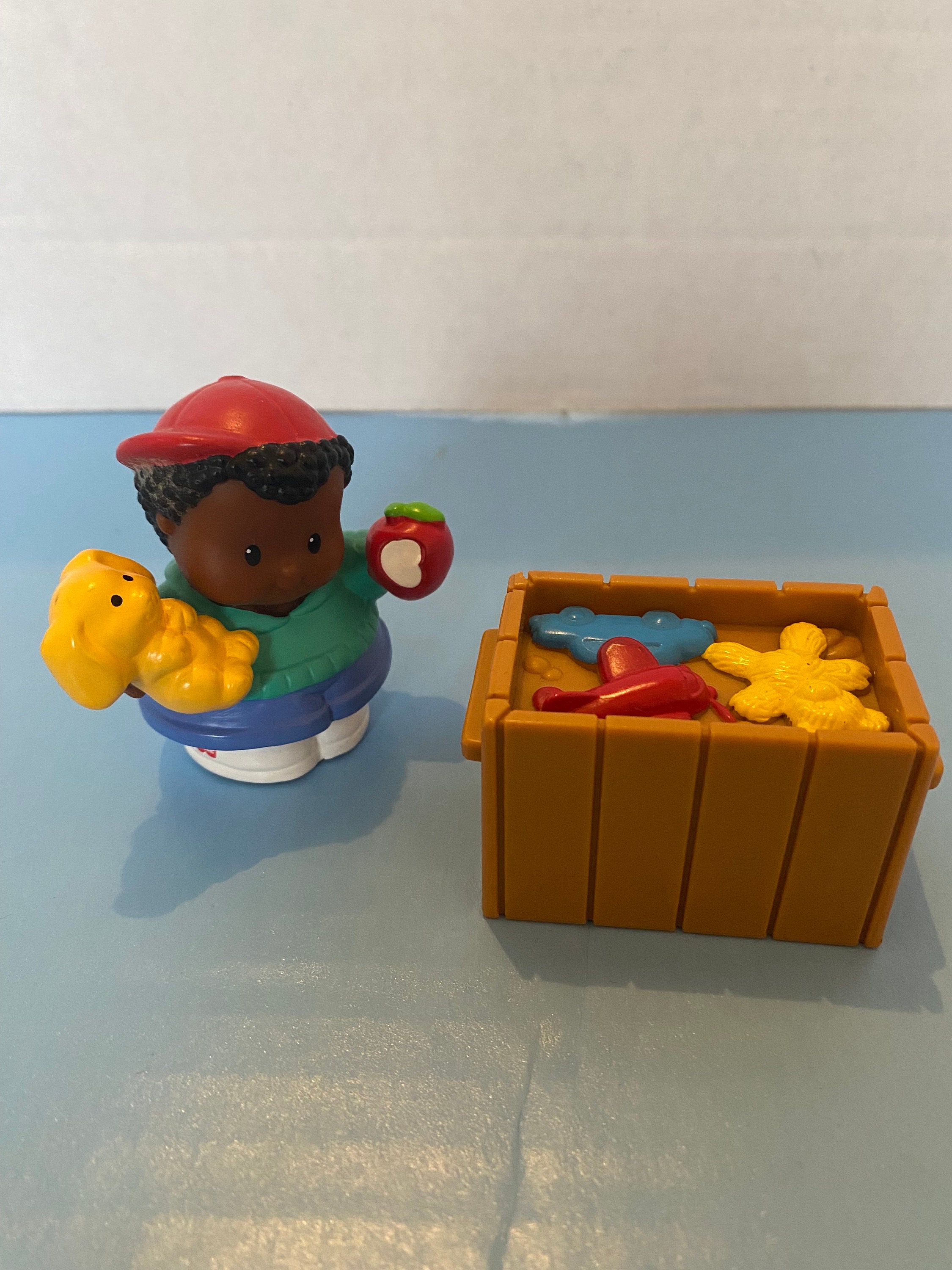 Fisher price outlet plastic toy chest