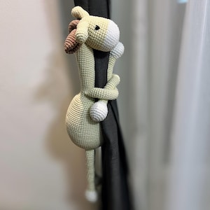 Crochet Giraffe Tie Back: Handmade Cotton Nursery Decor