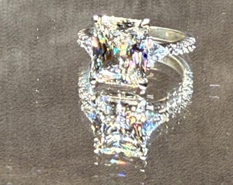 Radiant cut ring