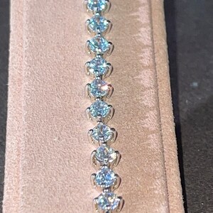 Tennis bracelet