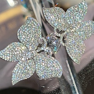 Butterfly diamond-cz ring