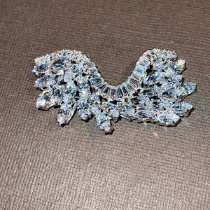 Art Deco style pin