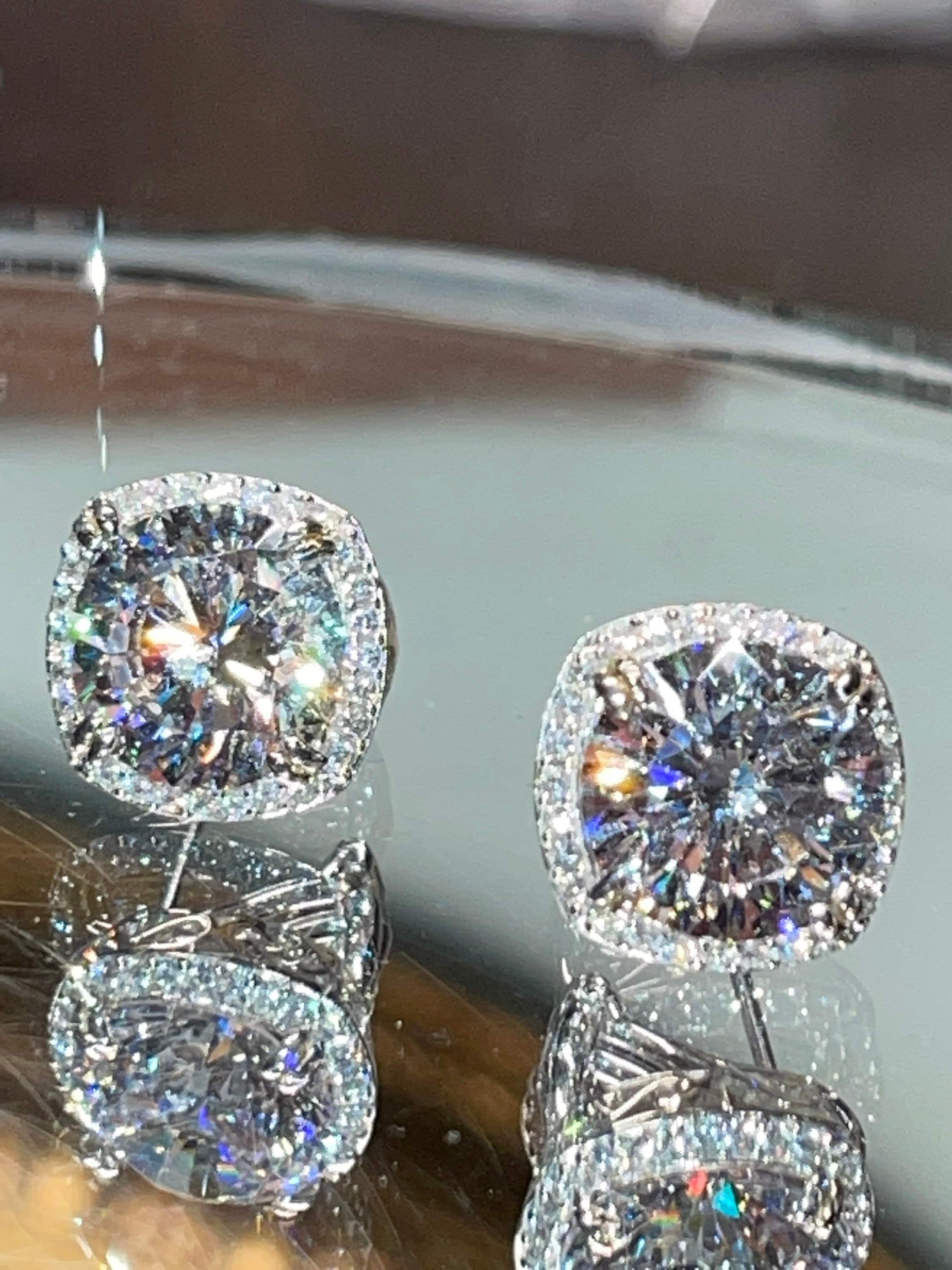 Elegant and enticing jewelry