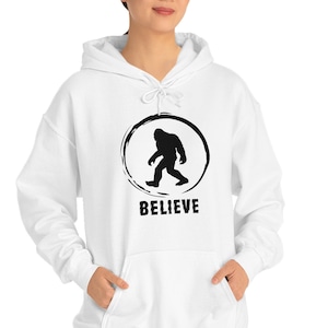 Bluza z kapturem Bigfoot Believe | Bluza Bigfoot Believe | Bluza z kapturem Bigfoot | Prezent Bigfoot | Bluza Sasquatch | Prezent Sasquatch